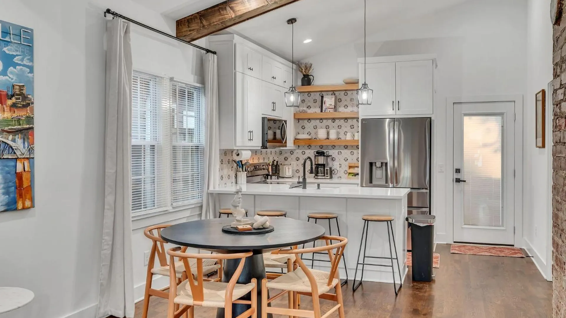 Fully Furnished Bungalow With Deck Near City Center Nashville Holiday home