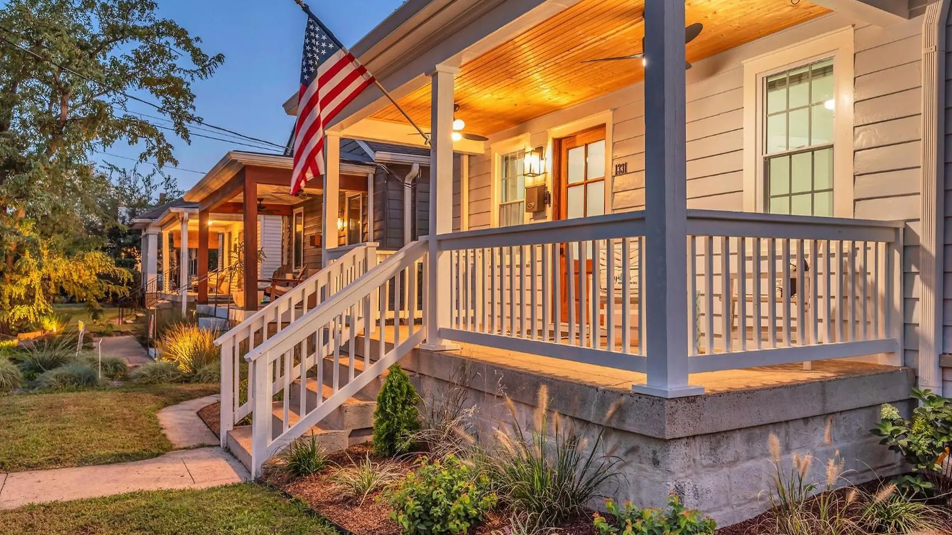Fully Furnished Bungalow With Deck Near City Center Nashville 0*,  United States