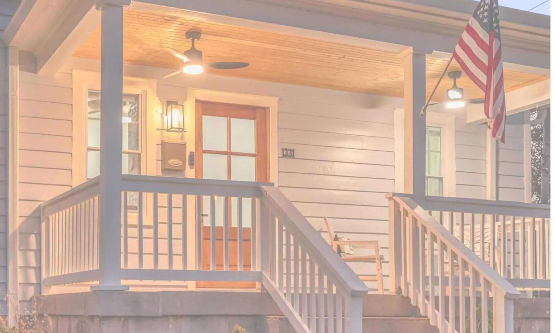 Fully Furnished Bungalow With Deck Near City Center Nashville